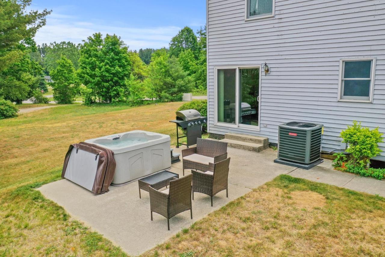 Long Lake Retreat- Hot Tub, Pool Table, Firepit Traverse Stadt Exterior foto
